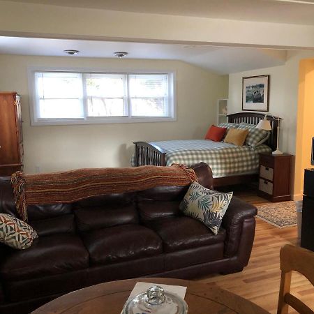 Cozy Garden Apartment Along The Shoreline 길퍼드 외부 사진