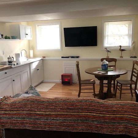 Cozy Garden Apartment Along The Shoreline 길퍼드 외부 사진