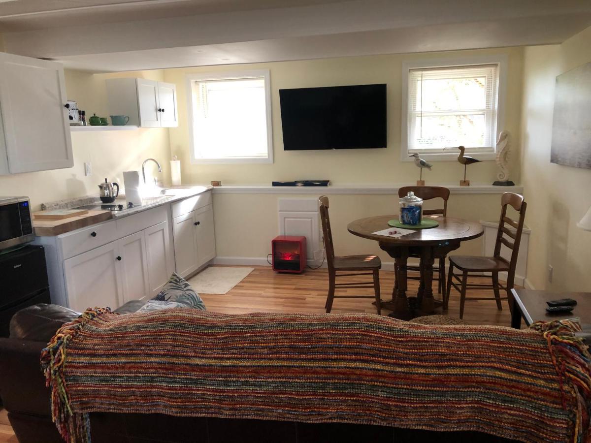 Cozy Garden Apartment Along The Shoreline 길퍼드 외부 사진